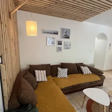 5 Personnes Avec Espace Plein Air *