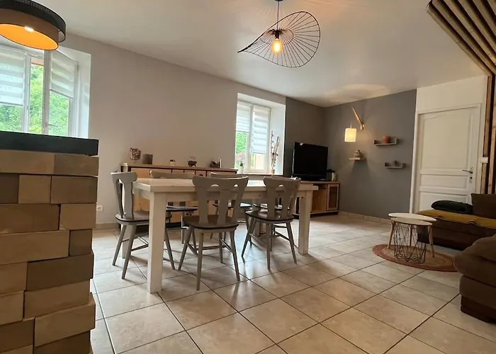 5 Personnes Avec Espace Plein Air *