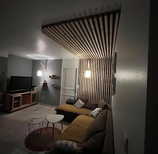 5 Personnes Avec Espace Plein Air Apartmán *