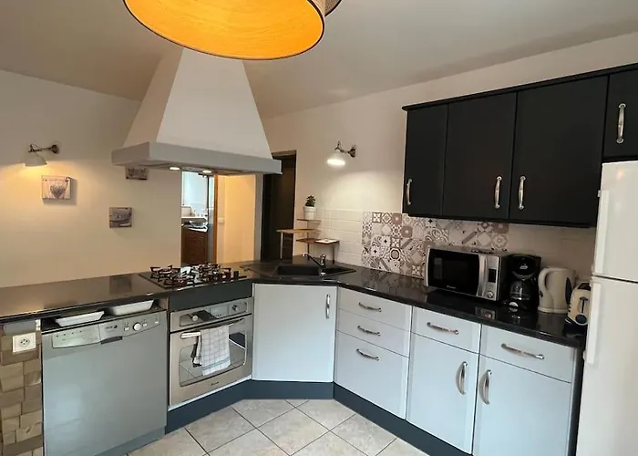 5 Personnes Avec Espace Plein Air Apartmán